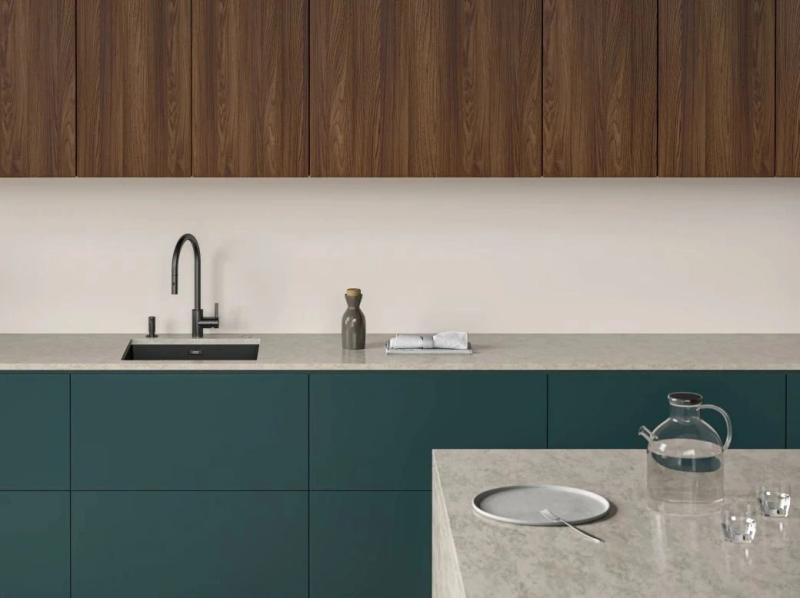 Franke Keukenkraan Eos Neo met uitloop uittrekbare sproeikop geborsteld zwart 115.0613.671