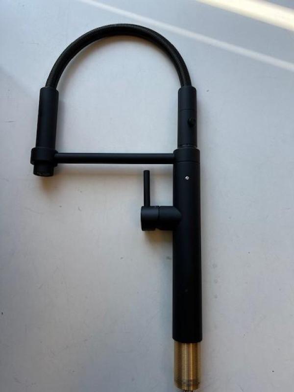 OUTLET Slechte Coating Franke Pescara Semi Pro 360 Keukenkraan flexibele uitloop Black 1208971212