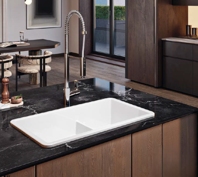 Ausmann Ceramic Ember Keramische Witte Anderhalve Spoelbak Opbouw en Onderbouw 733 x 401 mm met Gun metal pluggen 1208971520